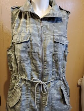 Unisex Camo Utility Vest